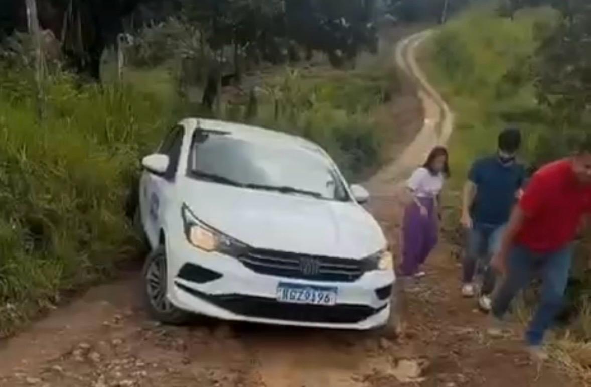 Moradores de Riacho Branco cobram acesso intransitável da prefeita de Joaquim Gomes