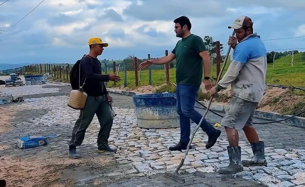 Retomada de obras em Mar Vermelho: Prefeito anuncia avanços após período chuvoso