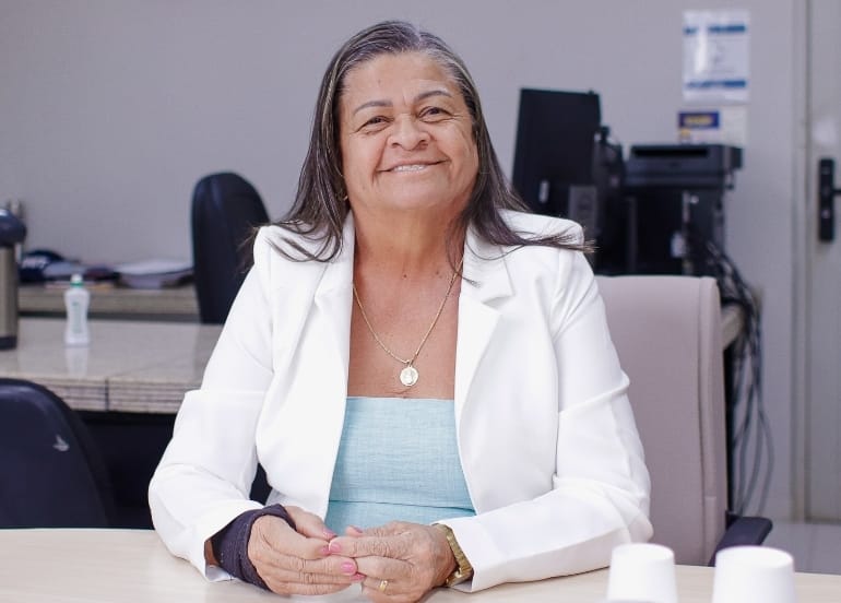 Educação em Foco: Em Palmeira prefeita anuncia projeto para pagamento do 14º salário