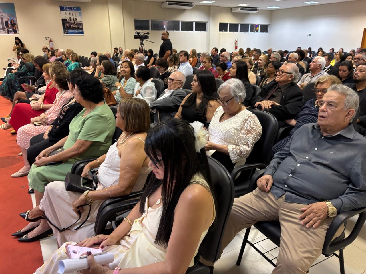 Lançamento da 11ª edição da Revista "Gente da Gente" reúne intelectuais de AL durante evento na OAB