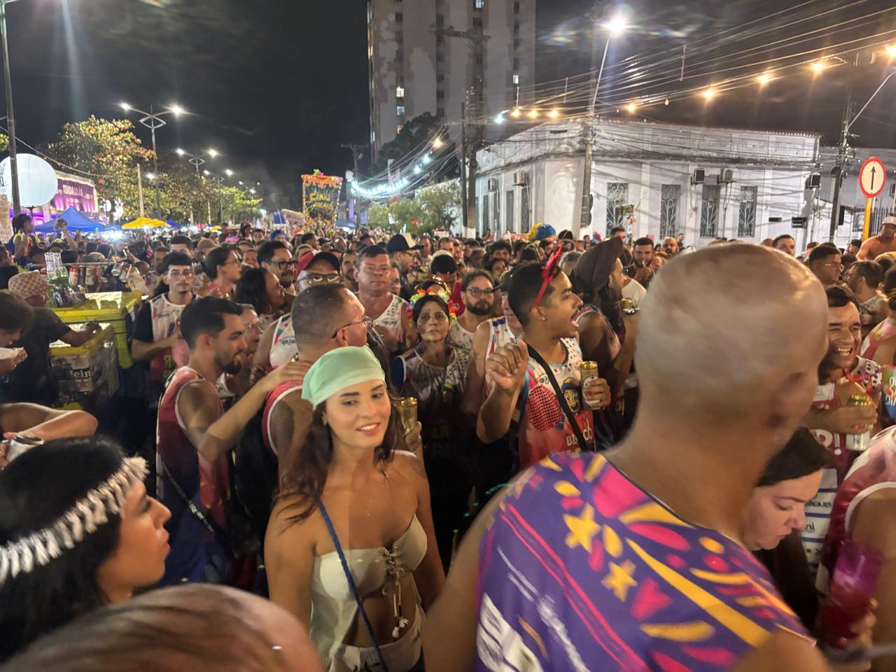 VÍDEO: Bloco Filhos da Pauta arrasta multidão no seu retorno ao Jaraguá Folia