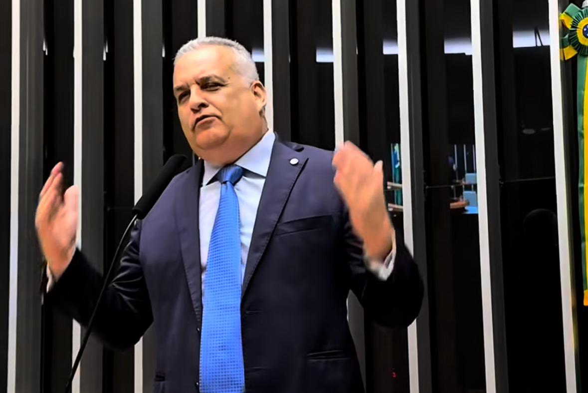 Alfredo Gaspar classifica homenagem feita a Lula no Sambódromo do Rio, como uma "exaltação à corrupção"