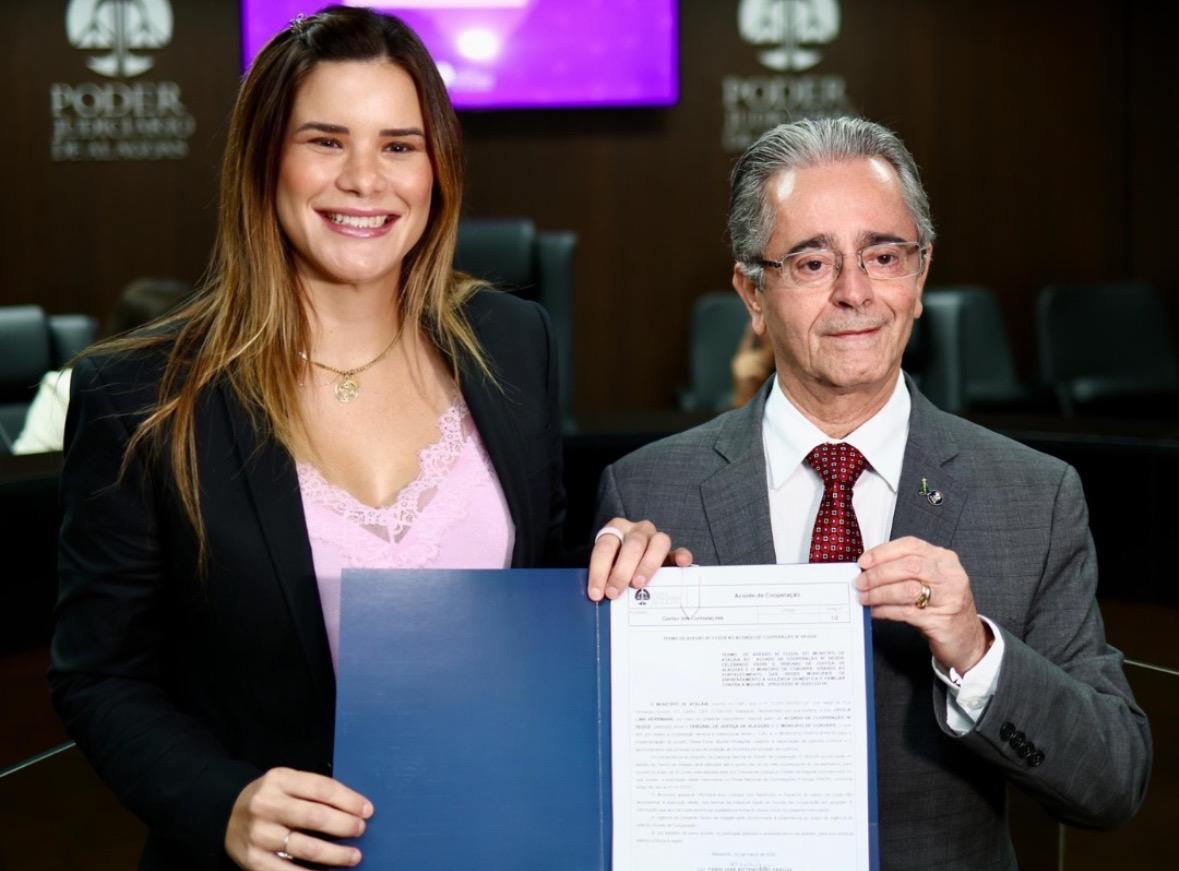Ceci Hermann reafirma protagonismo feminino e consolida pauta de proteção à mulher alagoana  