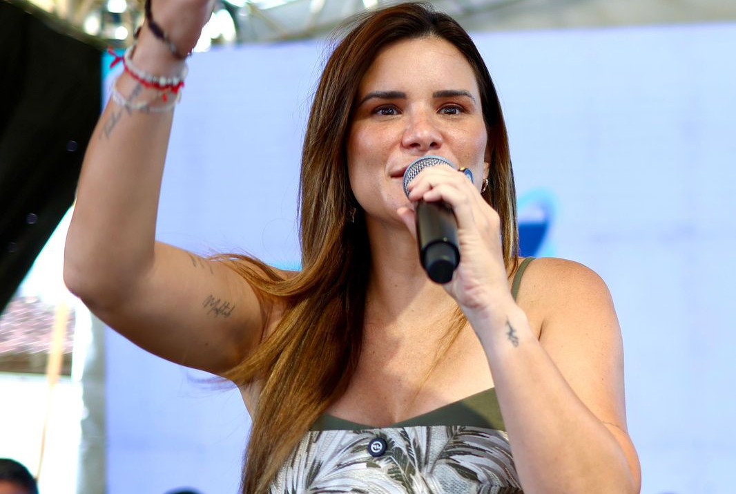 Prefeita entrega novo hospital e consolida revolução na saúde de Atalaia