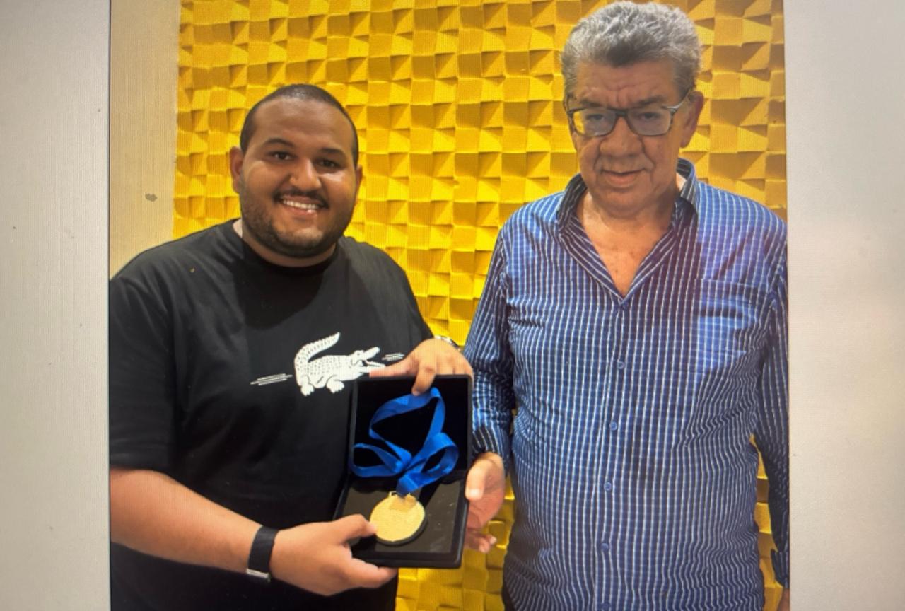 Gestão  de Matriz de Camaragibe  é agraciada com Medalha “Compromisso com a Educação”