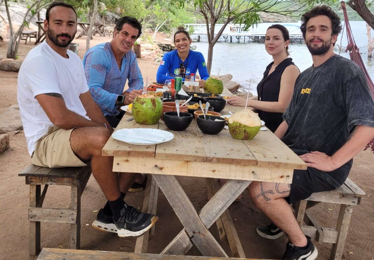  Álvaro Garnnero  do “Domingo Espetacular”  da TV Record,  se rende ao encanto de Delmiro Gouveia