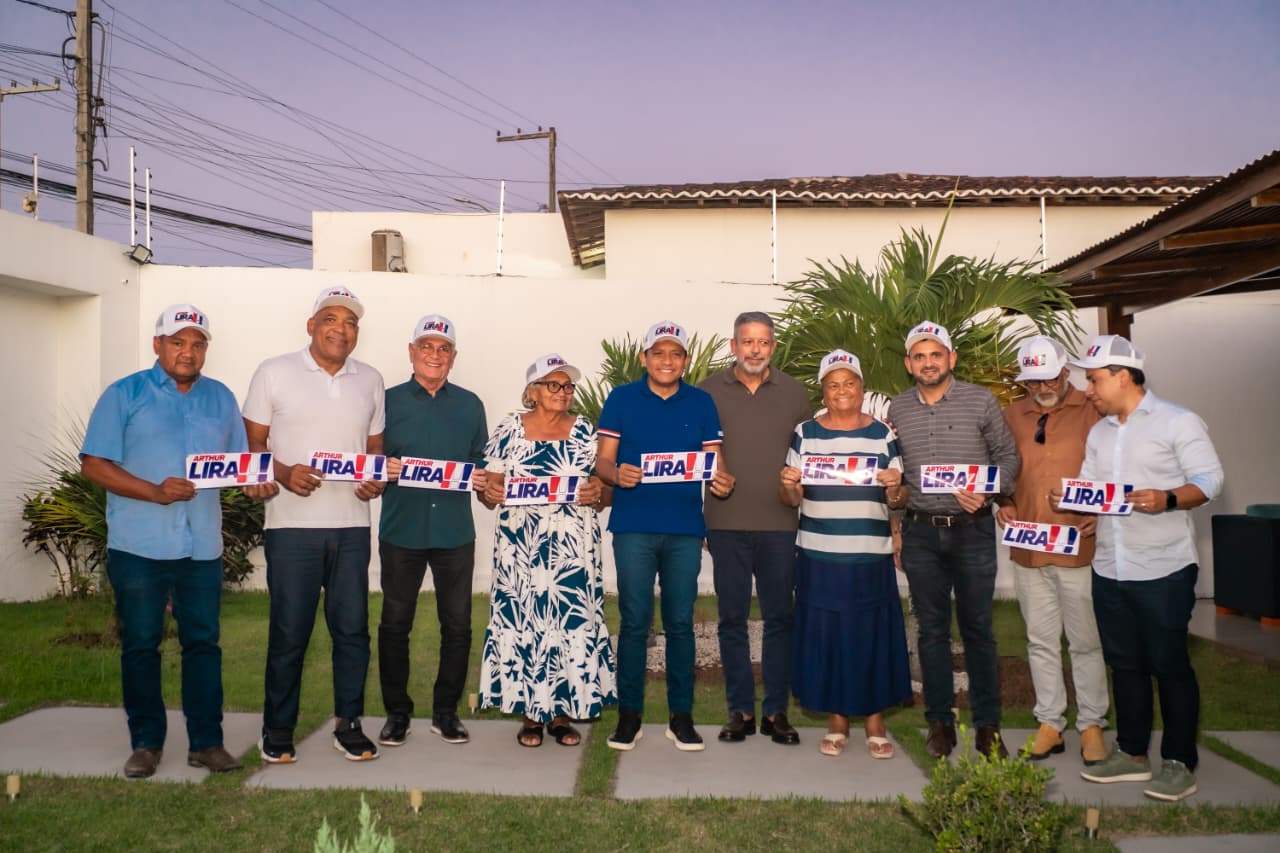 Arthur Lira se reúne com Júlio Cezar e Tia Júlia em Palmeira dos Índios e sela novas alianças