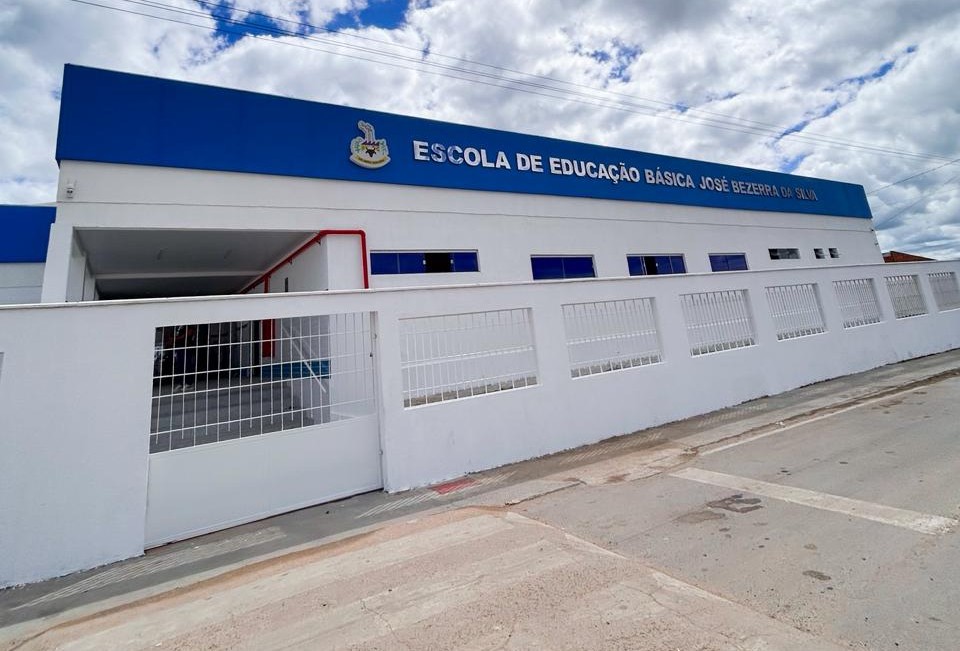 Prefeita Ziane Costa avança com modernização das escolas em Delmiro Gouveia