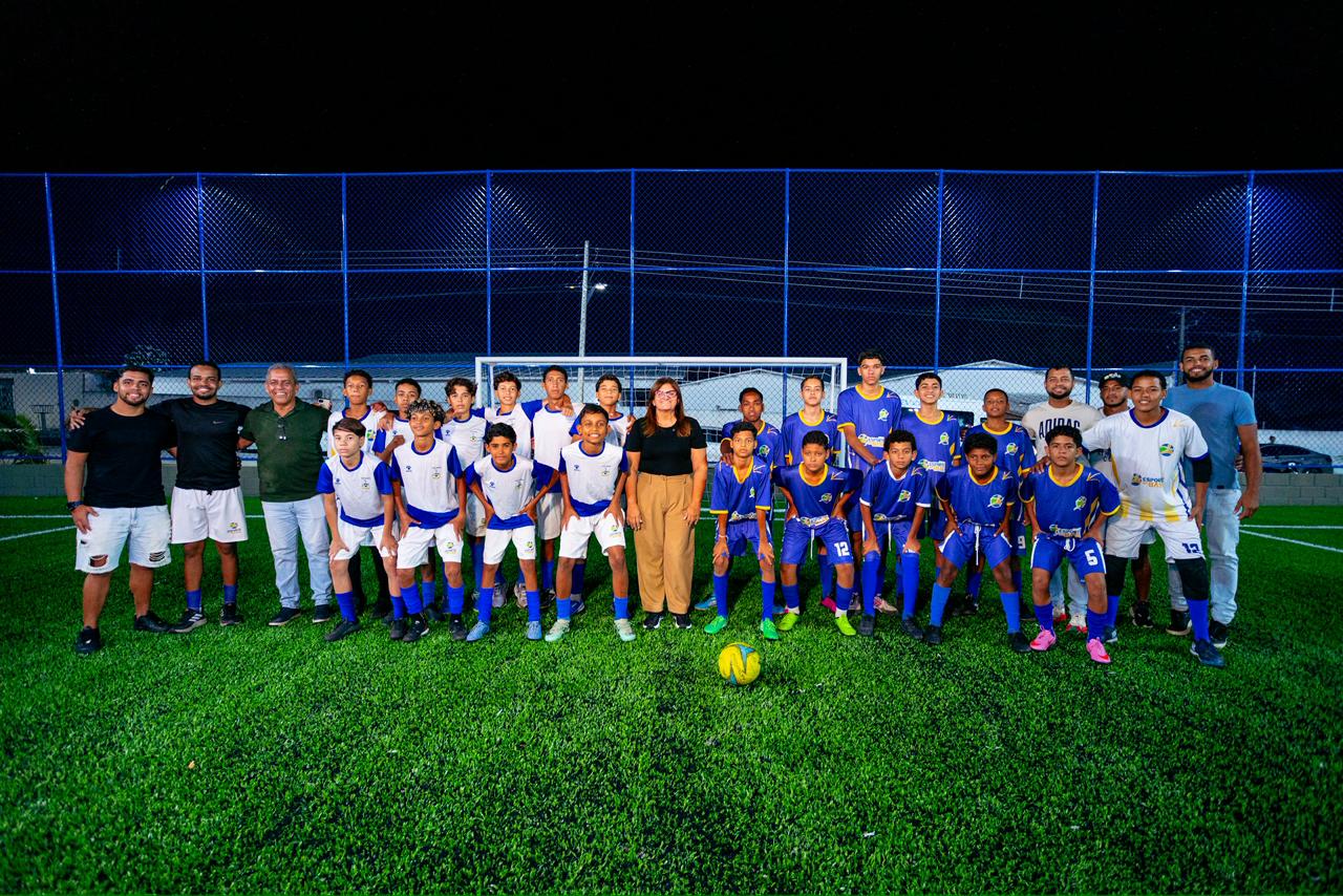 Prefeita Ziane Costa entrega o primeiro Centro Esportivo Comunitário de Delmiro Gouveia