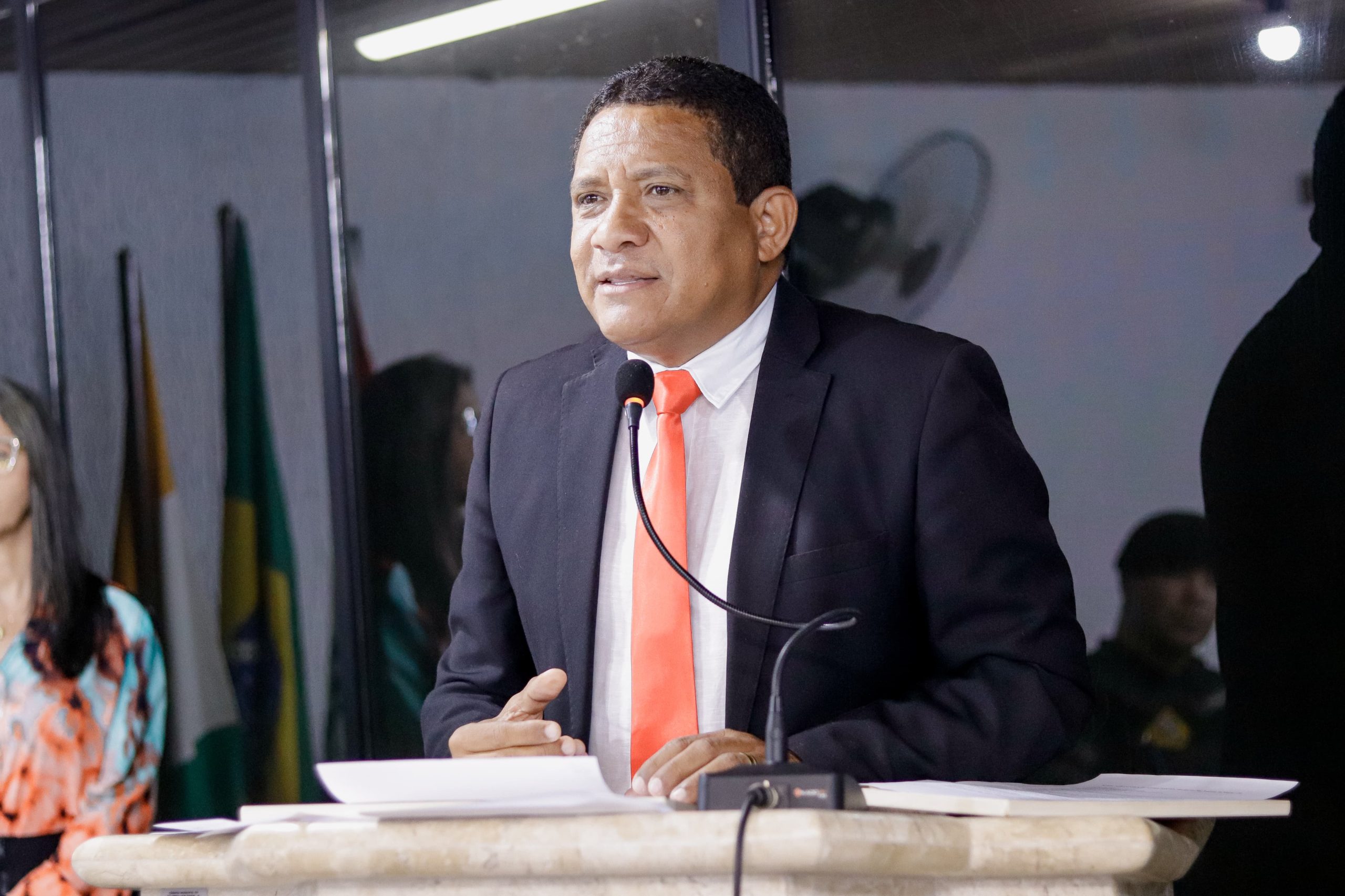 Da Secretaria de Estado para o Congresso; ex-prefeito visa ser a voz dos municípios em Brasília