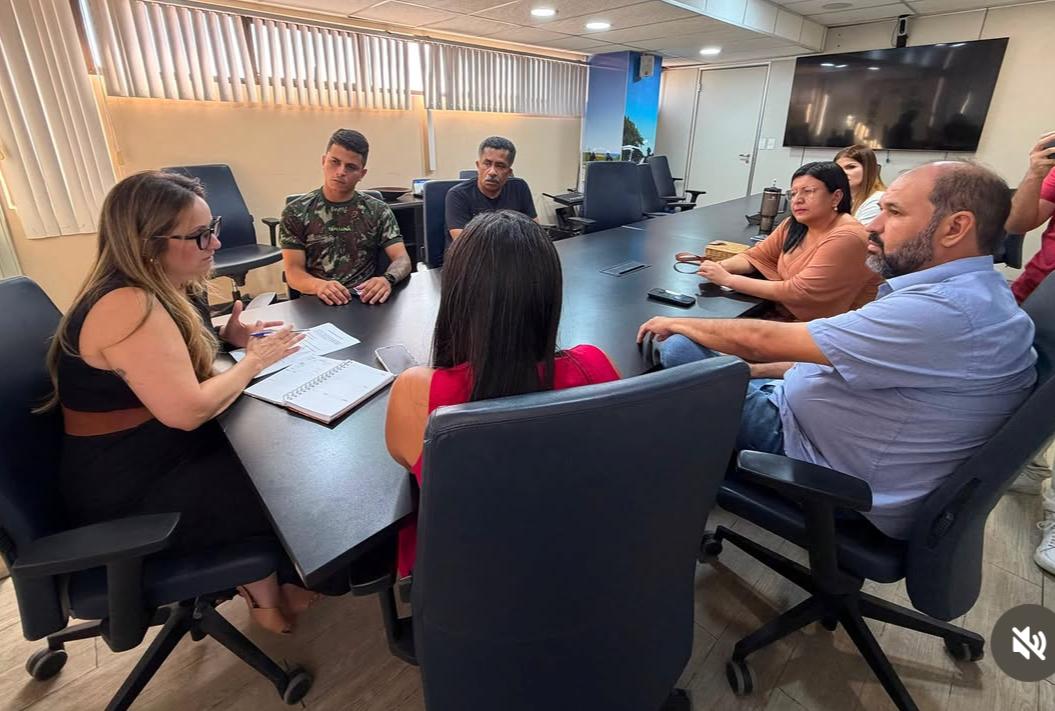 Prefeito reúne equipe e ARSAL para cobrar melhorias no transporte de Santa Luzia do Norte