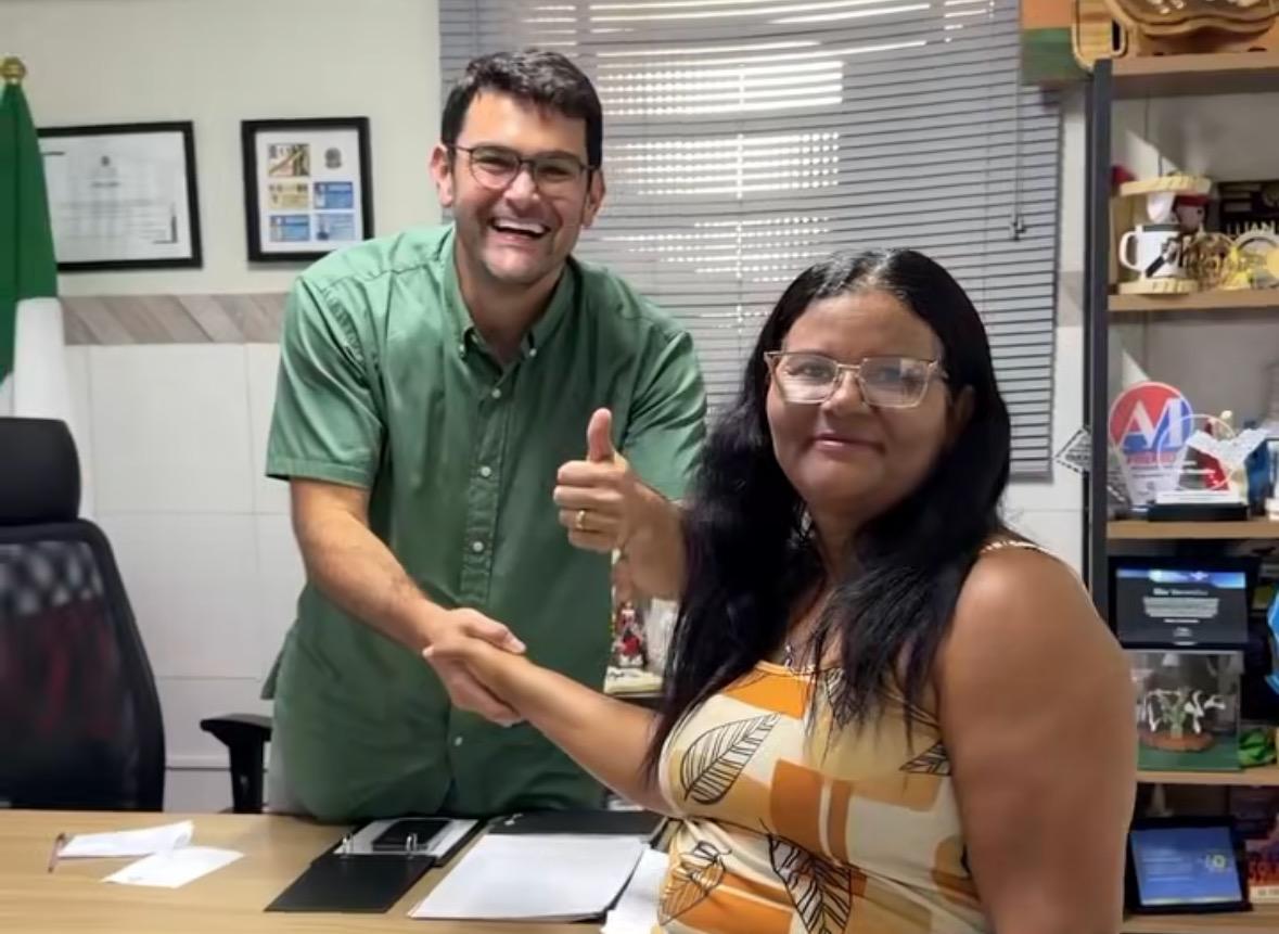 Prefeito reeleito com 100% dos votos atinge agora 95,4% de aprovação popular, aponta  Ápice