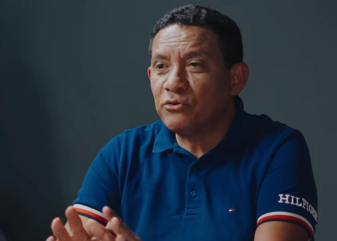"Filho da Verdureira": Júlio Cezar aposta em origens simples e trabalho prestado para conquistar Alagoas