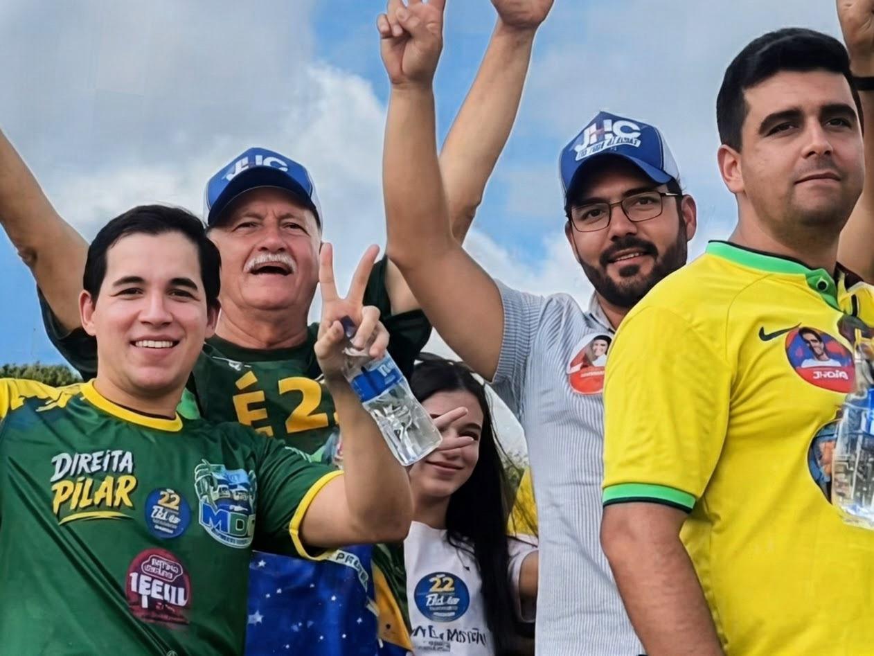 Prefeito de Quebrangulo comanda comitiva de apoio a Alfredo Gaspar e Flávio Bolsonaro em Viçosa