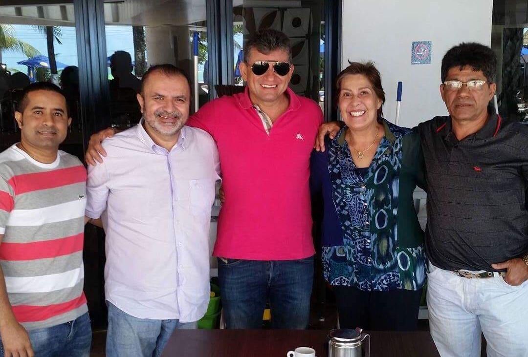 Ex-prefeita arapiraquense ganha apoio de ministros para disputar cargo em AL