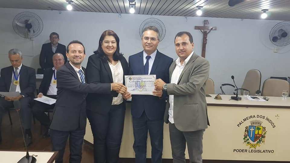 Parlamento de Palmeira presta homenagem a vice-presidente da Assembleia Legislativa