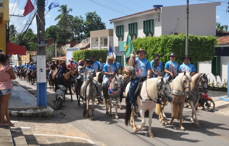 Cavalgada em Porto de Pedras abre as festividades da padroeira N.S. da Glória