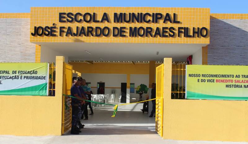 Prefeita Fernanda abre “Semana da Criança” levando presentes para as salas de aulas   