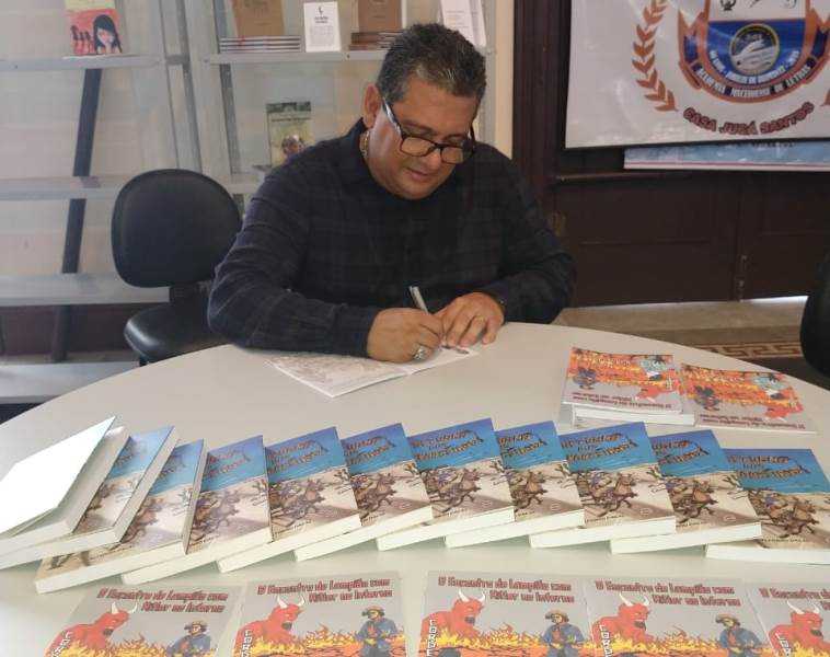 Ex-vereador de Rio Largo lança duas obras literárias durante a Bienal do Livro 2019
