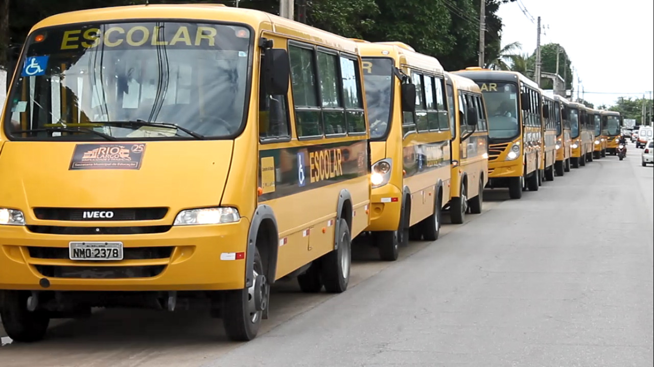 Universitários voltam a dispor de transporte escolar da Prefeitura de Rio Largo