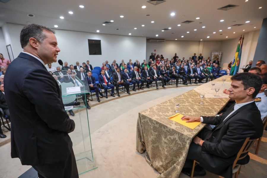 COOPERAÇÃO: Renan Filho destaca avanços da Segurança Pública em posse do superintendente da P