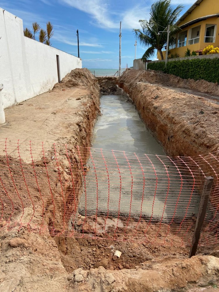 ESGOTO NO PARAÍSO: Moradores denunciam prefeito da Barra de São Miguel