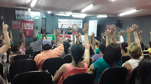 GREVE? – Servidores públicos municipais de Maceió realizam protesto nesta terça-feira