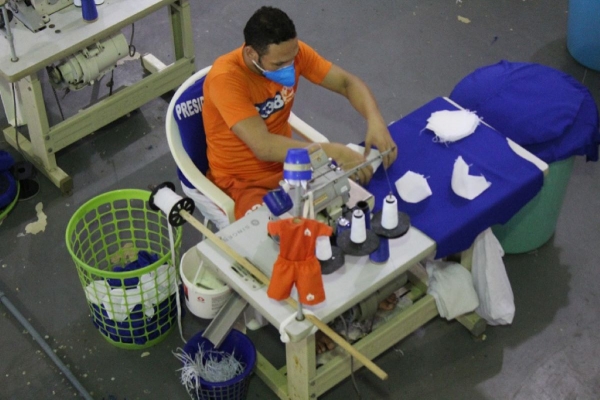 SISTEMA PRISIONAL - Reeducandos produzem máscaras para profissionais de saúde