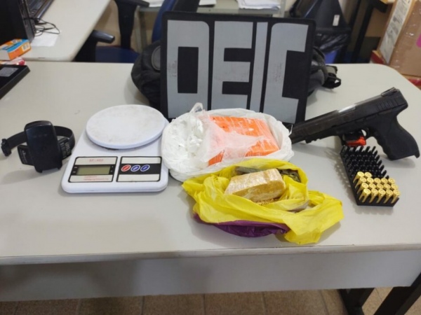 DEU RUIM! - Homem é preso por tráfico, posse ilegal de arma de fogo e receptação