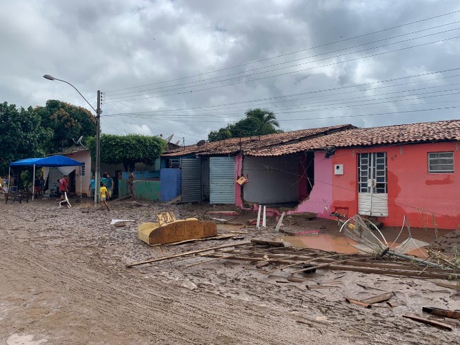 CAOS – Chuvas deixam dezenas de desabrigados em Santana do Ipanema
