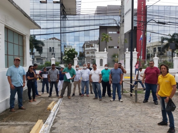 QUEM VAI ARCAR COM O PREJUÍZO? - Transportadores intermunicipais pedem ajuda ao Governo de AL