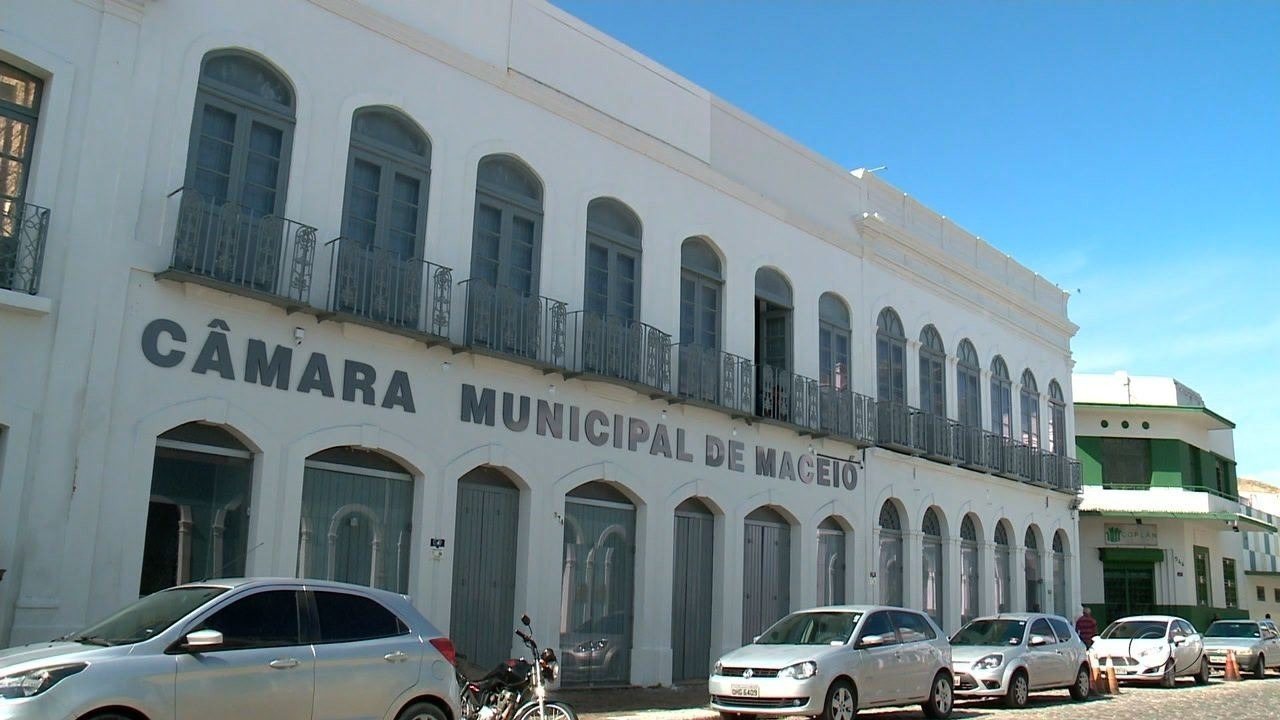 GRANDE COVARDIA – Vereadores de Maceió se aproveitam da pandemia e aprovam aumento da contribuição previdenciária