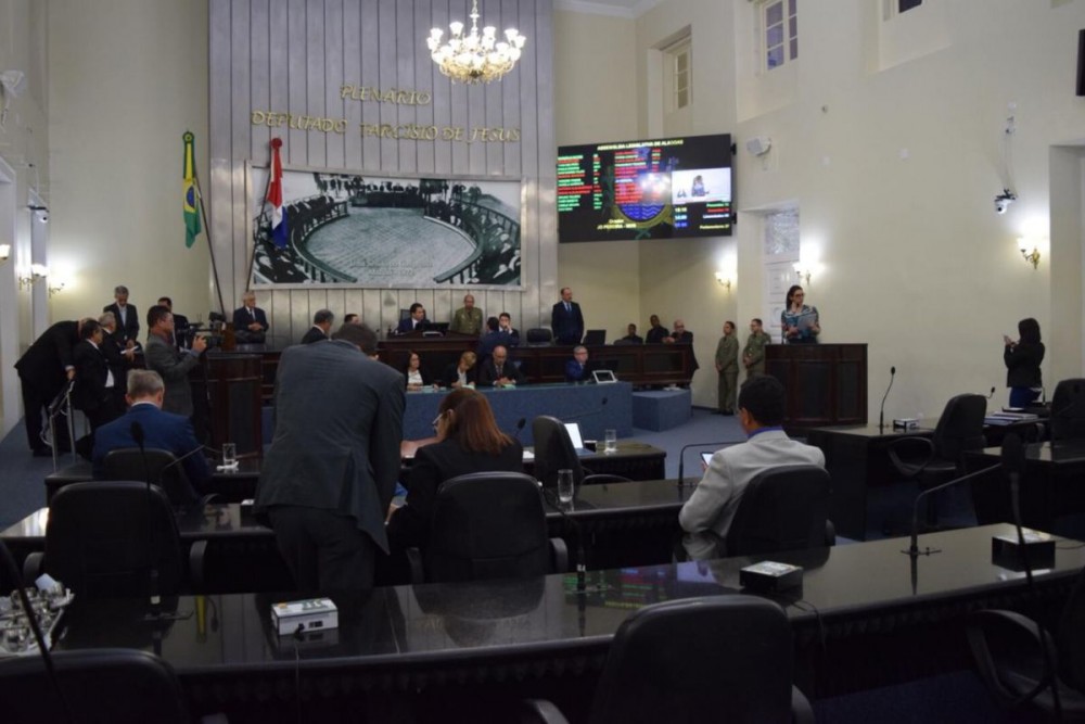 ASSEMBLEIA LEGISLATIVA - Em Nota, Legislativo aponta o caminho da formulação de lei para fixação de subsídios e criação de órgãos colegiados