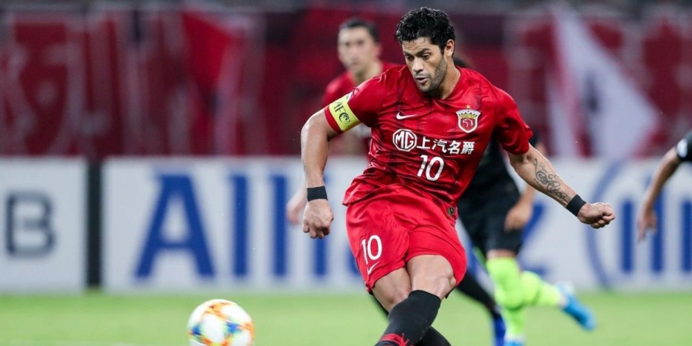 EXEMPLO A SEGUIR - Hulk doa aparelho respirador para tratamento do novo coronavírus na Paraíba