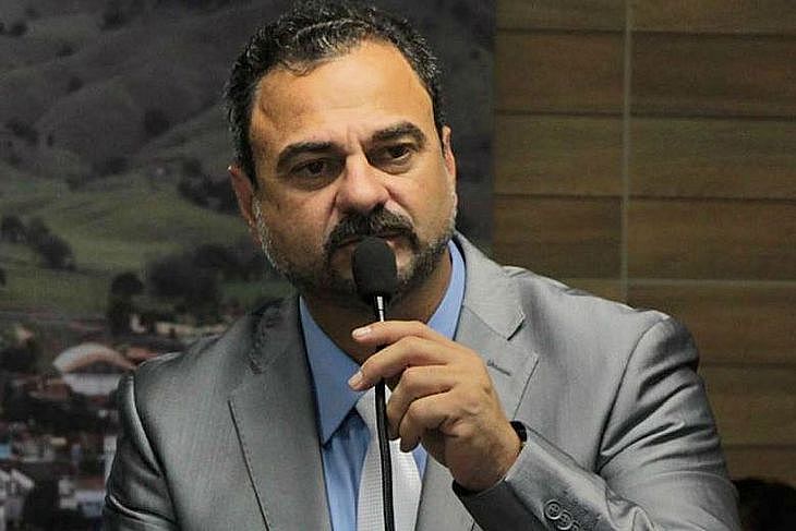 FORAGIDO! - Após romper tornozeleira, prefeito de Maribondo tem paradeiro desconhecido