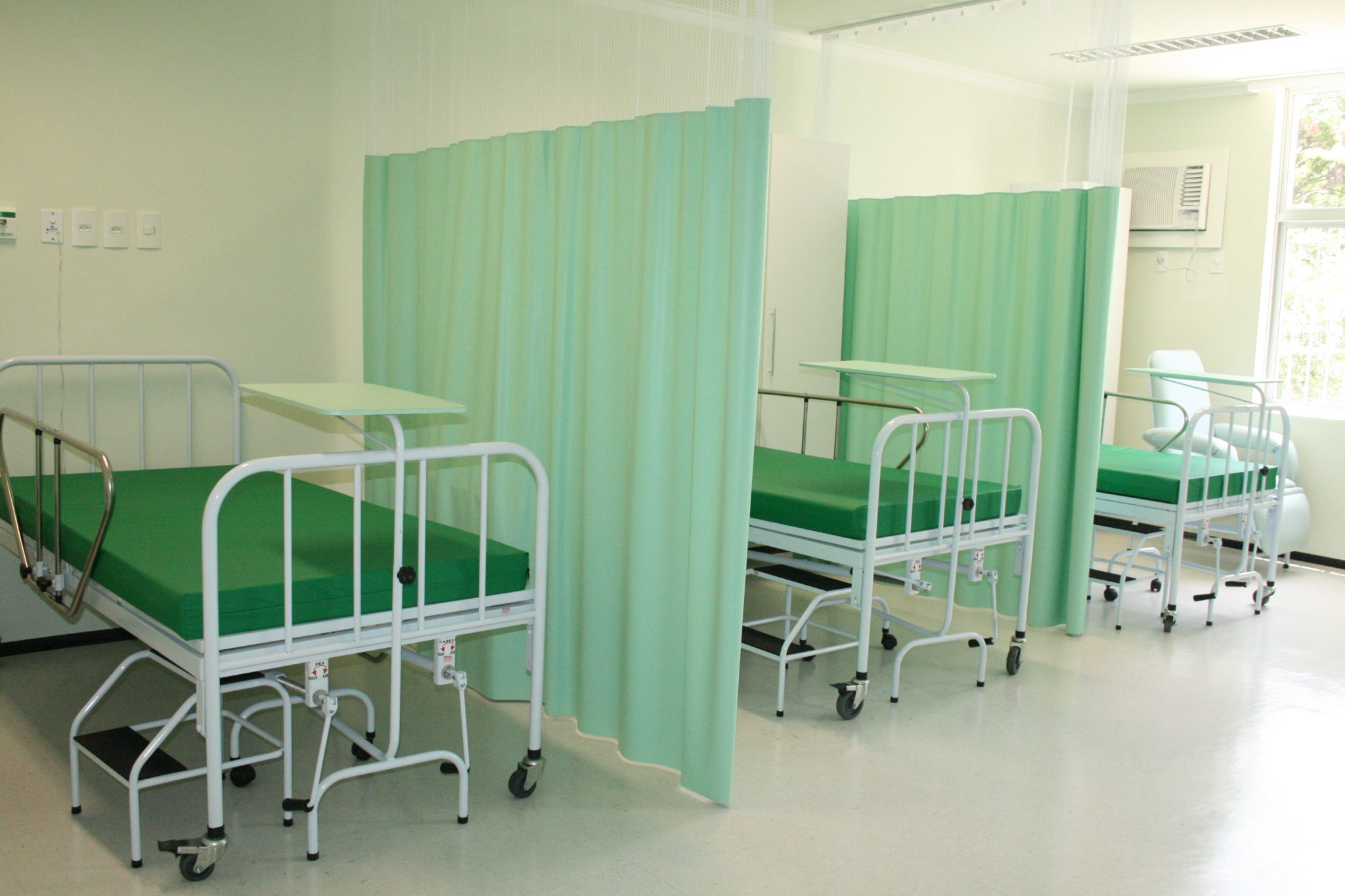 SECRETARIA DE SAÚDE - Sesau destina 105 leitos de UTI para casos graves da Covid-19