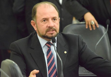 PANDEMIA - Dep. Antônio Albuquerque diz que políticos estão abusando da demagogia