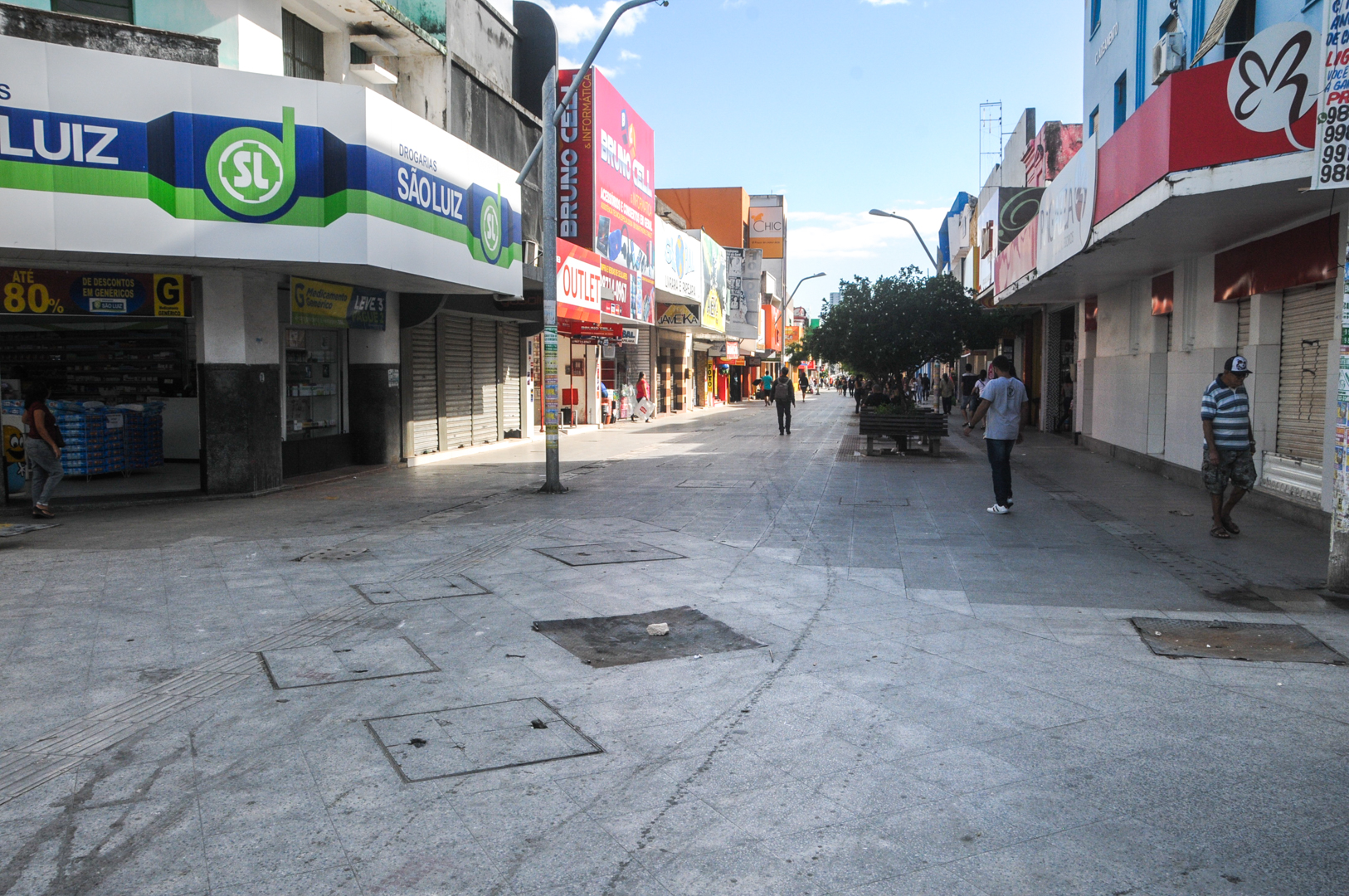 SEM DINHEIRO - Deputados cobram que Governo promova abertura gradativa do comércio