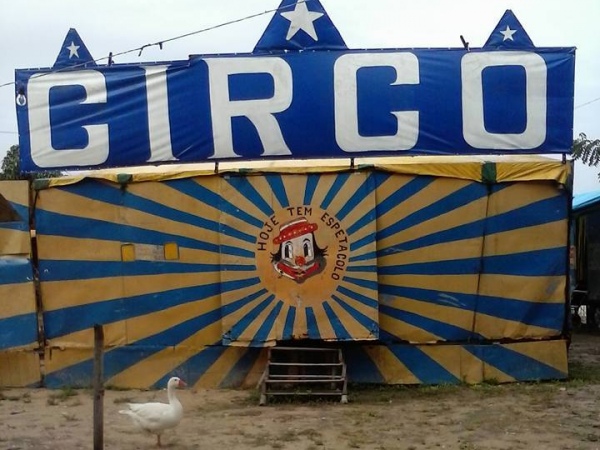 A TRISTEZA DOS QUE FAZEM SORRIR – Artistas circenses de Alagoas pedem ajuda durante pandemia