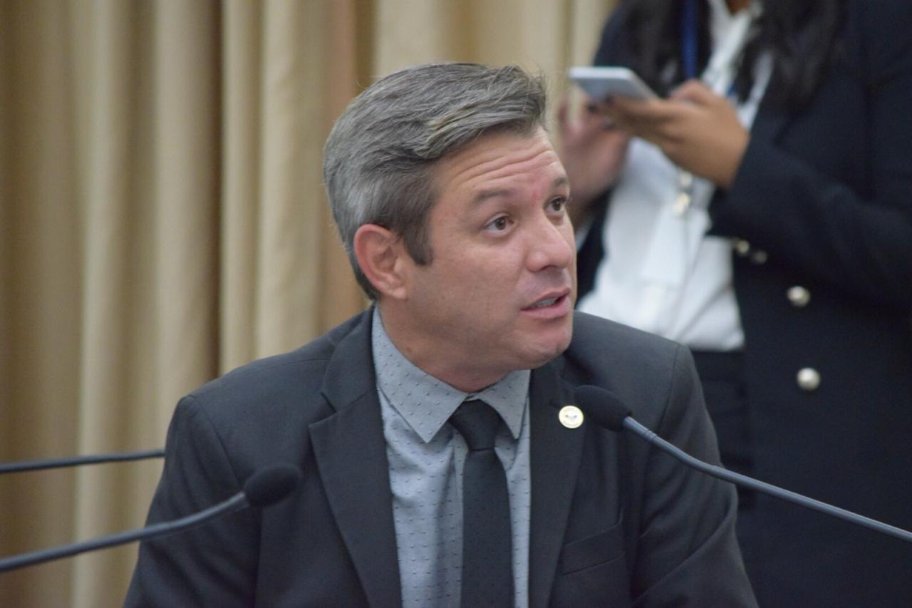 CORONAVÍRUS - Cabo Bebeto cobra ação em favor dos transportadores intermunicipais