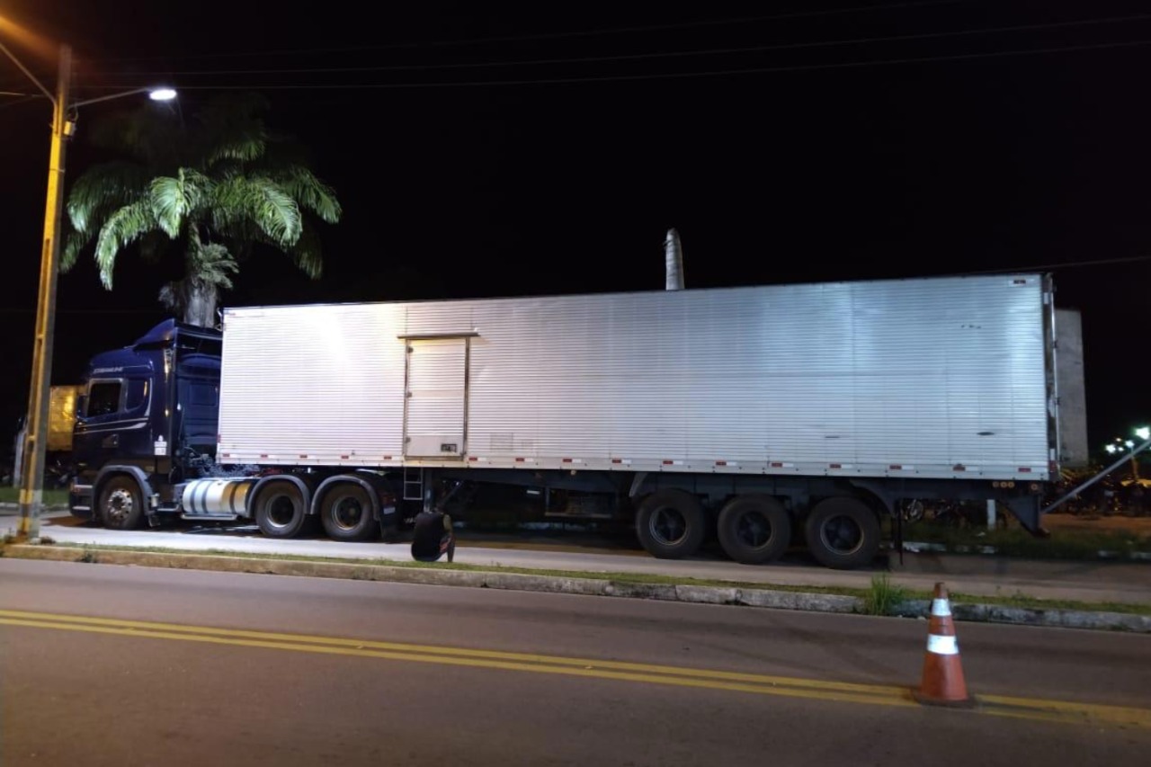 SONEGAÇÃO É CRIME - Carga de bebidas sem nota fiscal é apreendida em Palmeira dos Índios