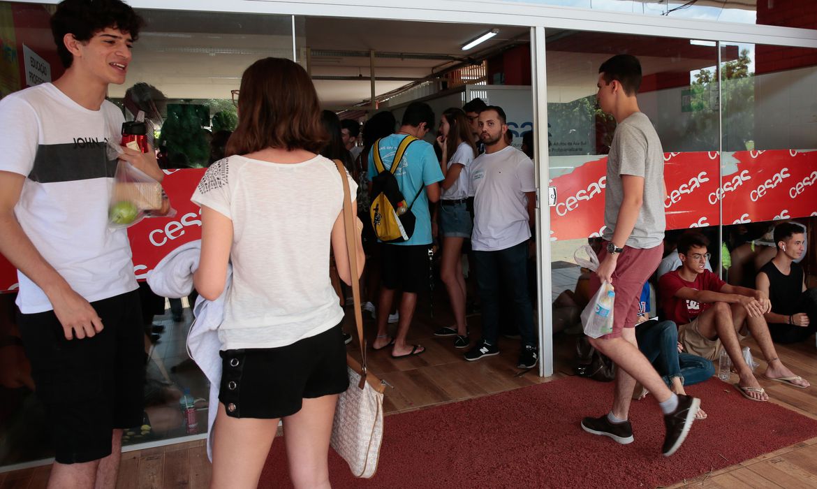 O FUTURO DO BRASIL ESTÁ COMPROMETIDO? Conselho teme efeitos sociais da pandemia entre os jovens