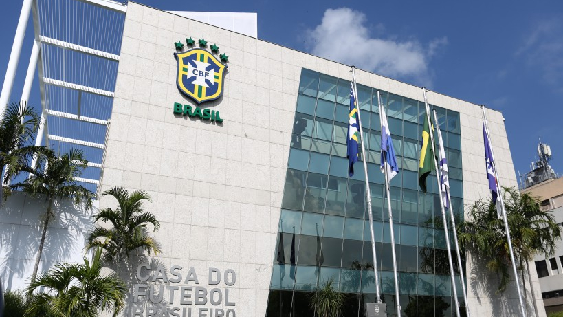 A COISA TÁ FEIA! - Clubes da Série C pedem mesada de R$ 250 mil à CBF