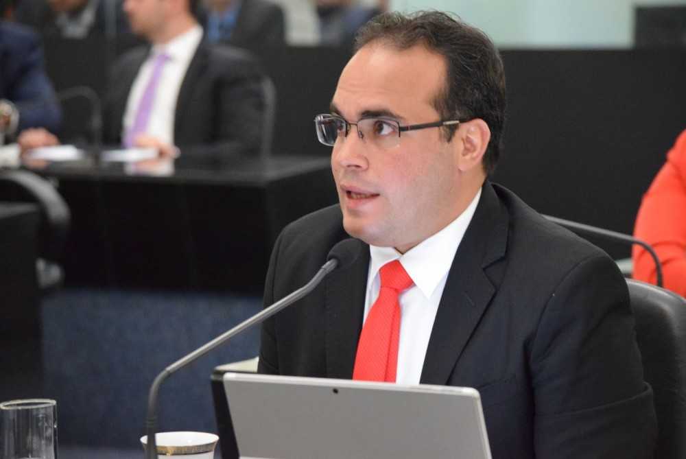 CONVERSA FIADA: Davi Maia é ridicularizado em sessão da Assembleia