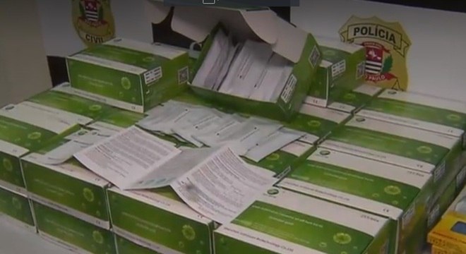 NEGÓCIO ILEGAL - Polícia prende suspeitos por venda de testes rápidos de covid-19 em São Paulo