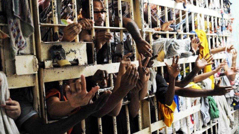 SE ESSA MODA PEGA AQUI – Por causa do coronavírus, mais de 2,5 mil presos deixam cadeias no Paraná