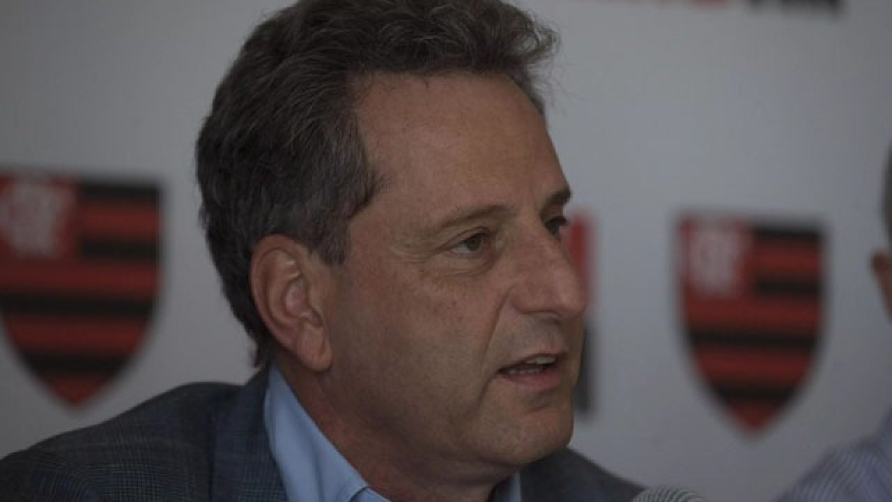 É PARA AJUDAR OU PARA INVESTIR? Flamengo prepara linha de álcool em gel para combate ao coronavírus