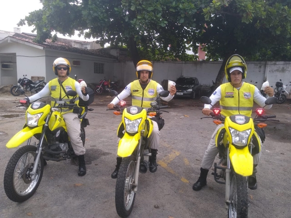 UM POUCO TARDE, NÃO? Ronda no Bairro distribui kits de proteção individual a agentes de proximidade