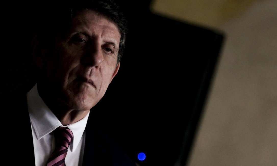 "SANTA CLOROQUINA" - Uip confirma receita com cloroquina e pede a Bolsonaro ‘respeito’