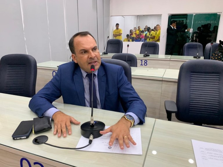 FALTA TRANSPARÊNCIA! Vereador Francisco Sales cobra da prefeitura de Maceió a divulgação de novo calendário de distribuição de cestas básicas aos alunos da rede municipal